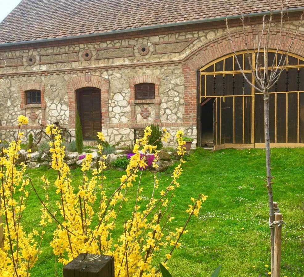 Levendula Porta és Pajtaszínház Orfű Exterior foto