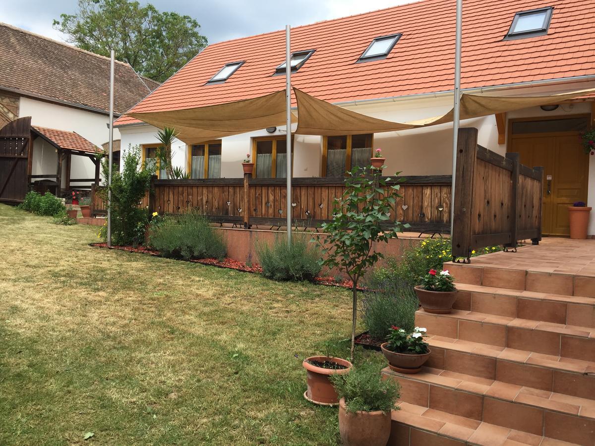 Levendula Porta és Pajtaszínház Orfű Exterior foto